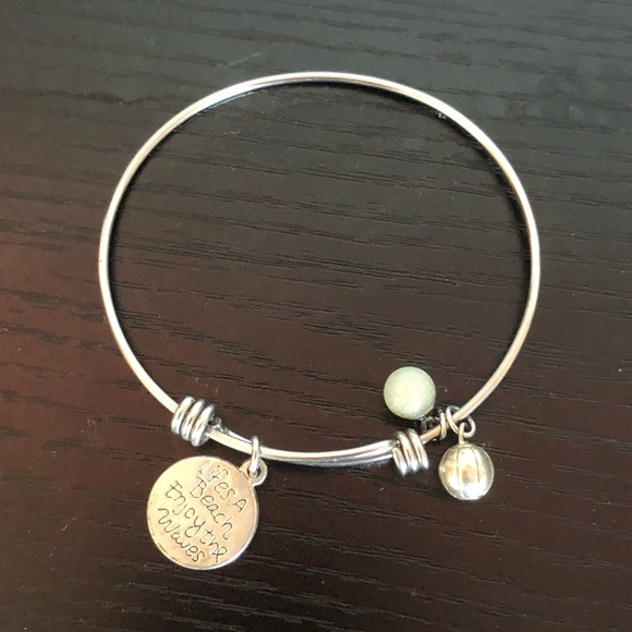 🟢  life’s a beach enjoy the waves charm bracelet - Picture 2 of 3